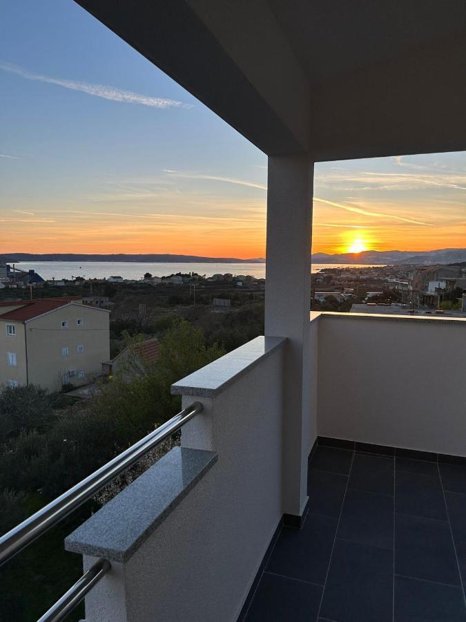 Apartment Marko With A Beautiful View Of The Sea Kaštel Sućurac Eksteriør bilde