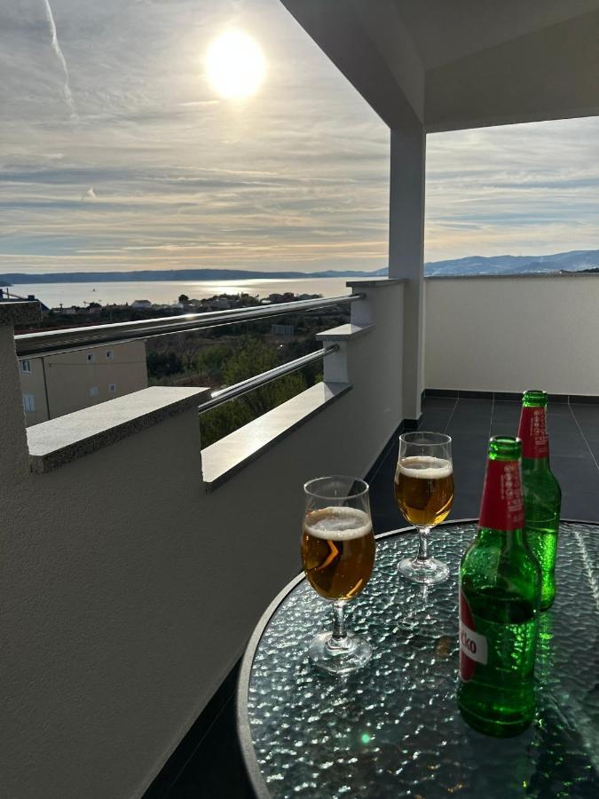 Apartment Marko With A Beautiful View Of The Sea Kaštel Sućurac Eksteriør bilde