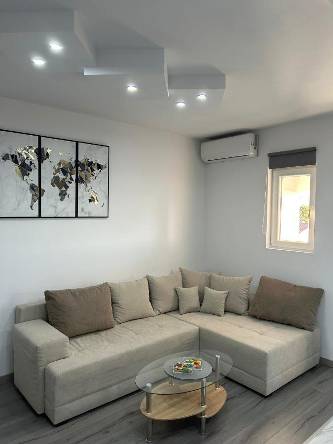 Apartment Marko With A Beautiful View Of The Sea Kaštel Sućurac Eksteriør bilde