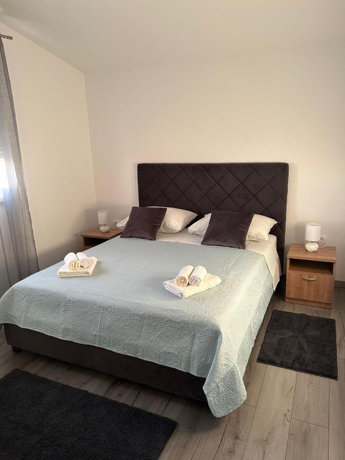 Apartment Marko With A Beautiful View Of The Sea Kaštel Sućurac Eksteriør bilde